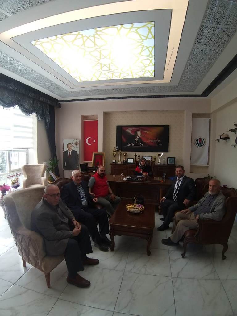 "KARACAAHMET TÜRBESİNE MİSAFİRHANE ŞART"
