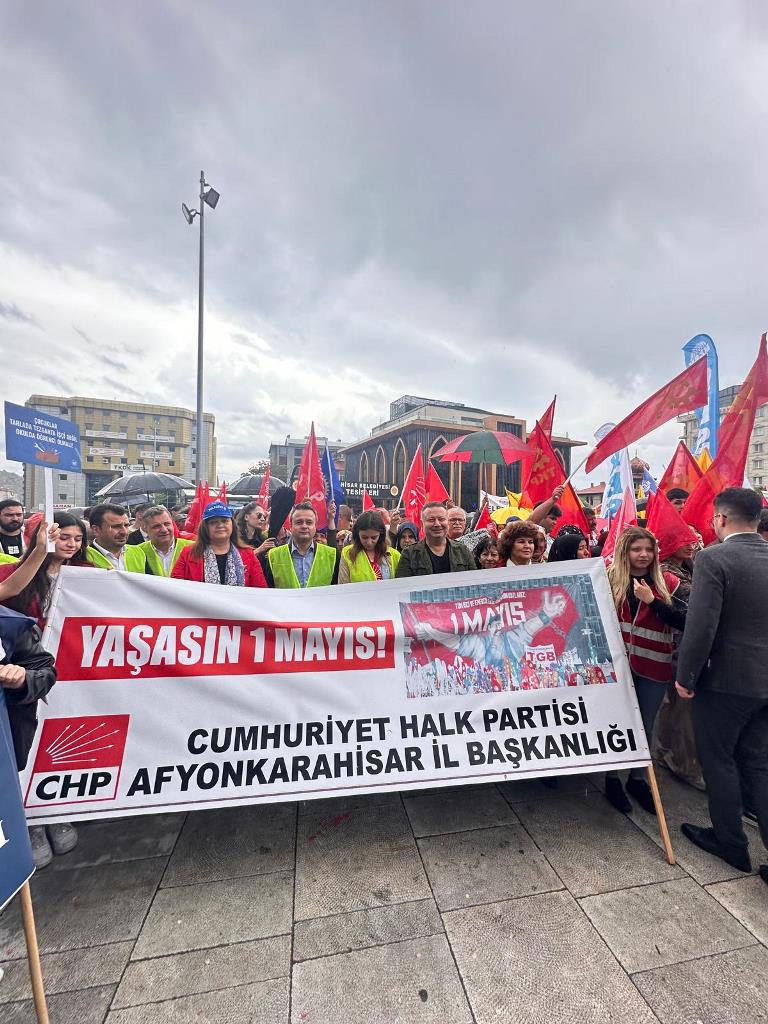 "EMEKÇİLER ÇABA SARFETSEDE ÜLKENİN FAKİRLEŞMESİNE ENGEL OLAMIYORLAR"