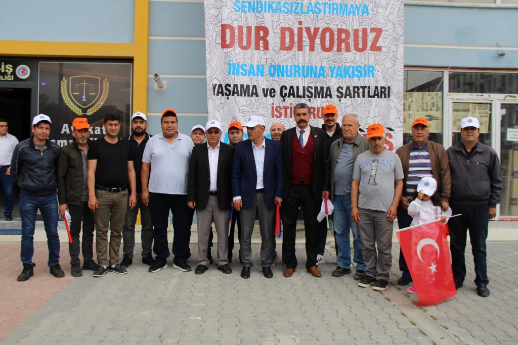 TÜRK-İŞ BAŞKANI ÖNCÜLÜĞÜNDE 1 MAYIS'TA TÜRKİYE İŞÇİLERİ SESLERİNİ YÜKSELTİYOR