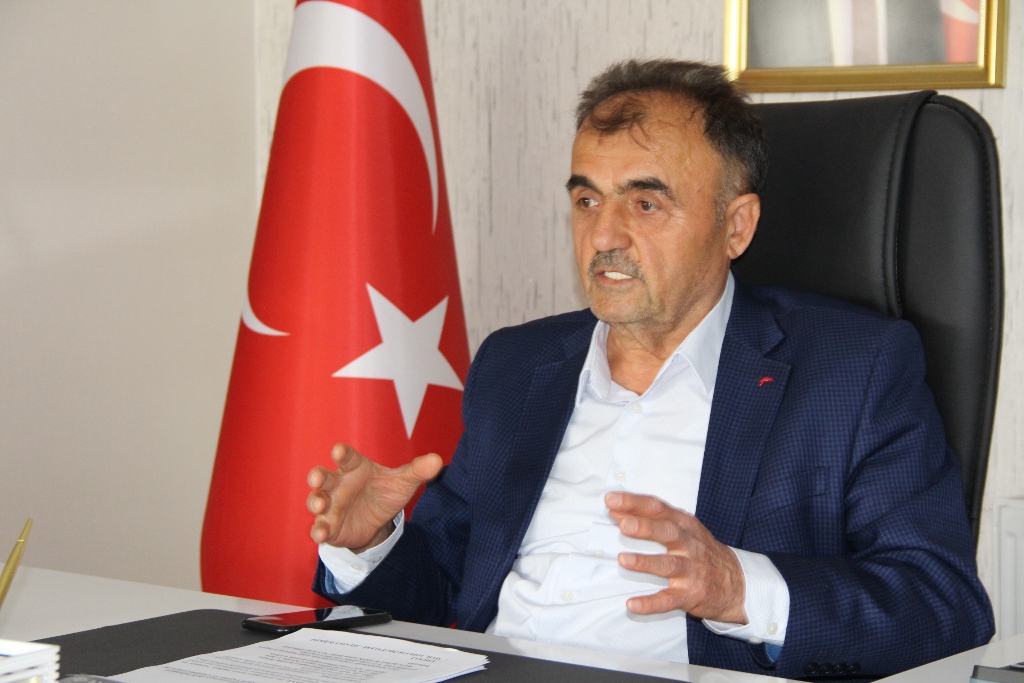 TÜRK-İŞ BAŞKANI ÖNCÜLÜĞÜNDE 1 MAYIS'TA TÜRKİYE İŞÇİLERİ SESLERİNİ YÜKSELTİYOR