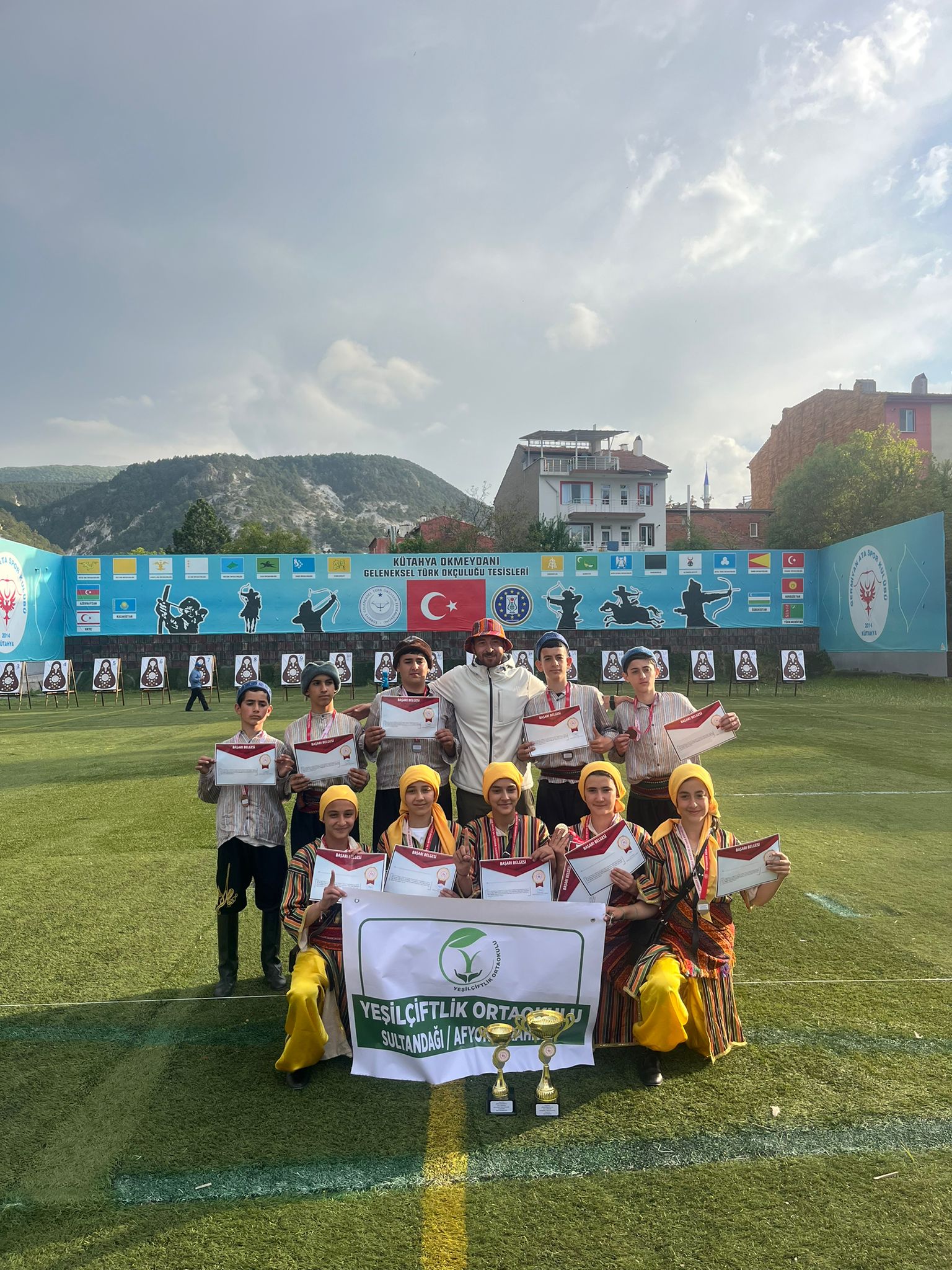 Sultandağlı Öğrenciler Okçuluk Yarışmasında Başarılı Oldu