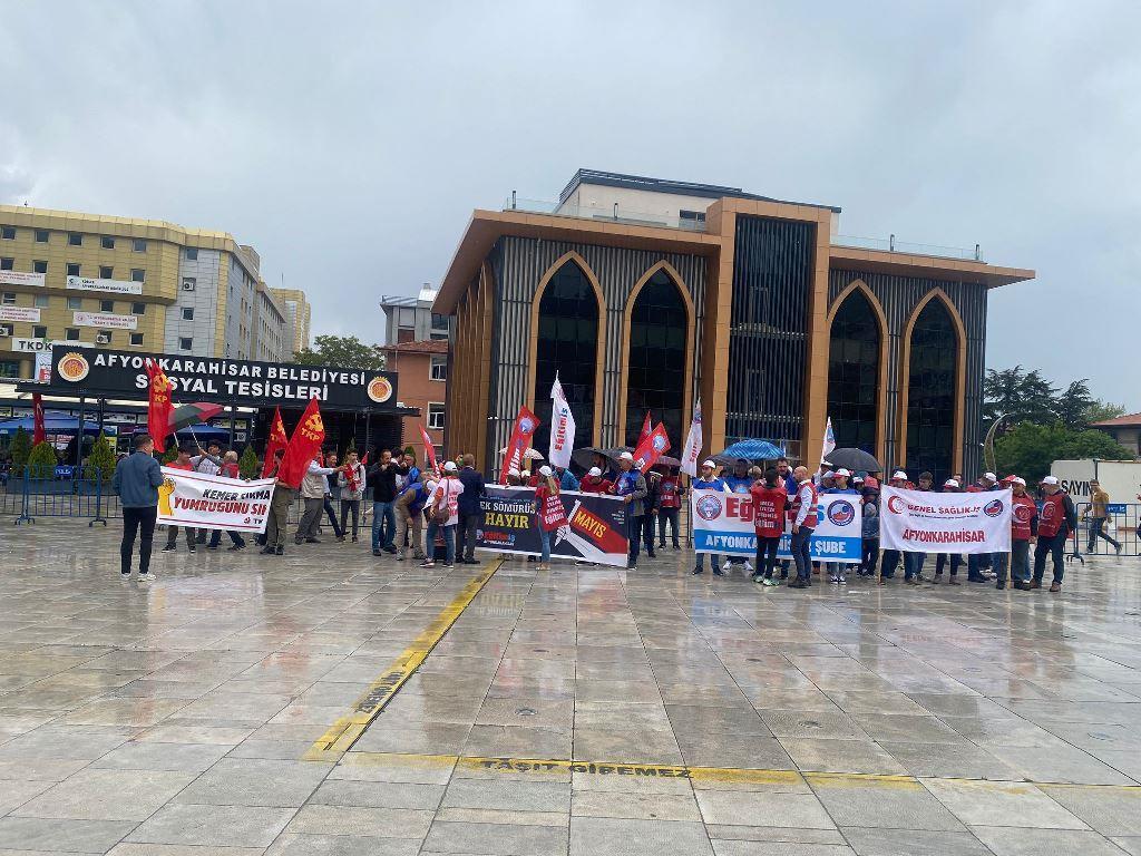 "HER KRİZİN FATURASI HEP İŞÇİLERE KESİLİYOR"
