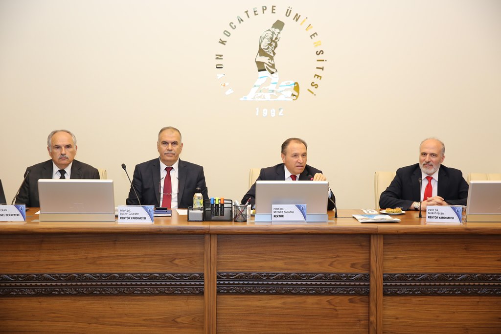 REKTÖR KARAKAŞ, KALİTE KOORDİNATÖRLERİNE TEŞEKKÜR BELGESİ VERDİ