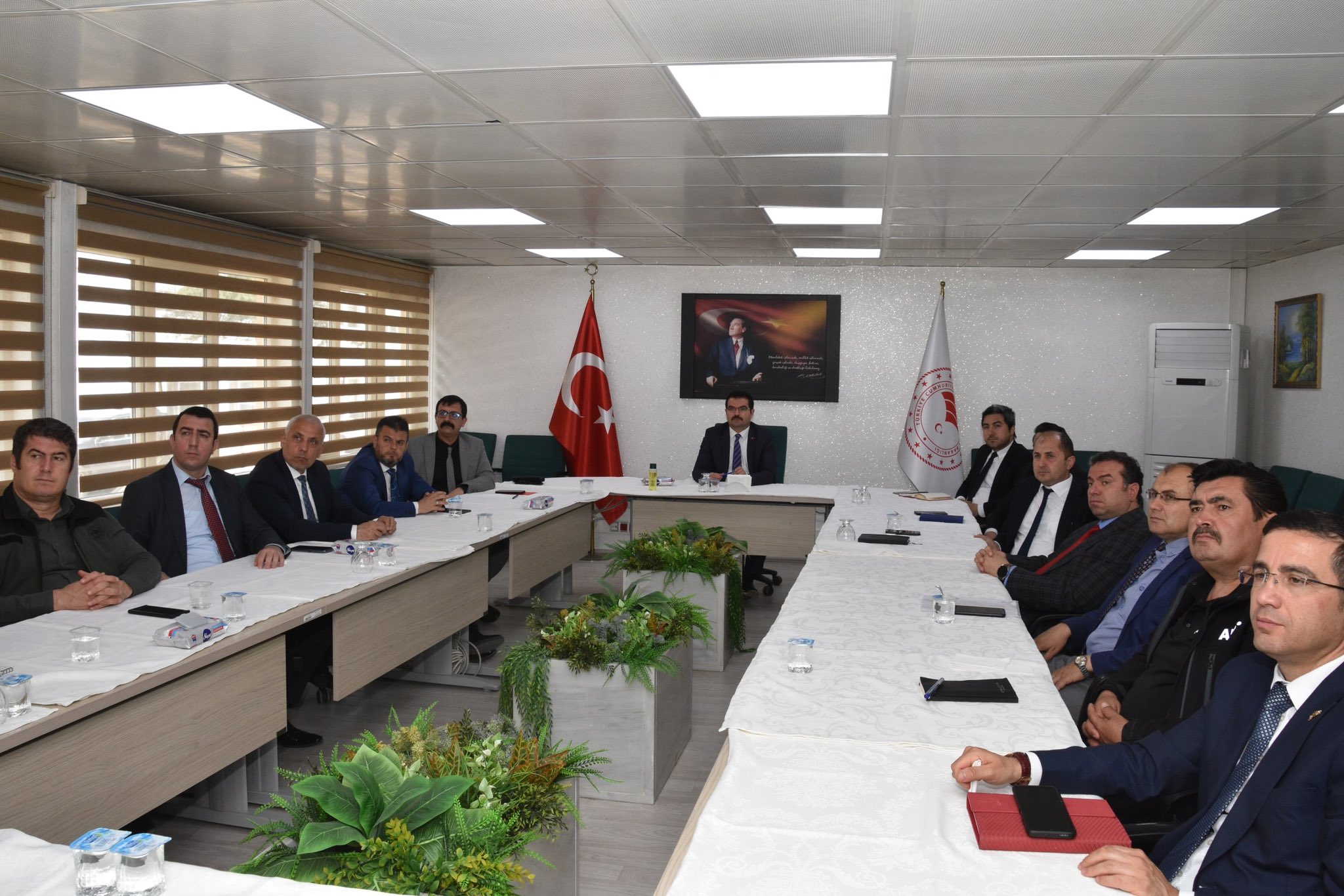 Vali Yardımcısı Han Kurum Amirleriyle Toplantıda Bir Araya Geldi
