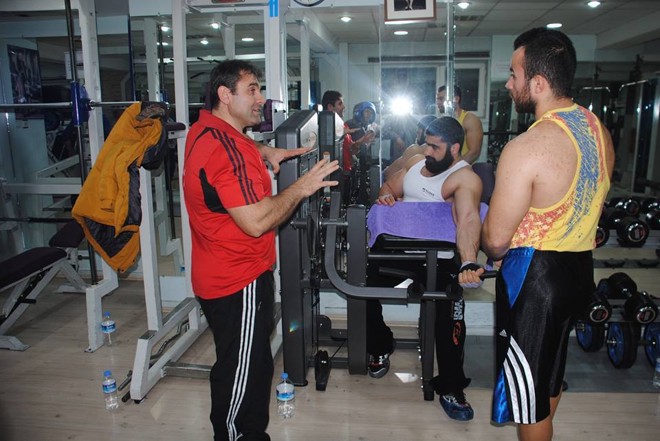 AFYONLU  TÜRKİYE  ŞAMPİYONUNDAN  AFYON  GENÇLERİNE  DEV  DESTEK