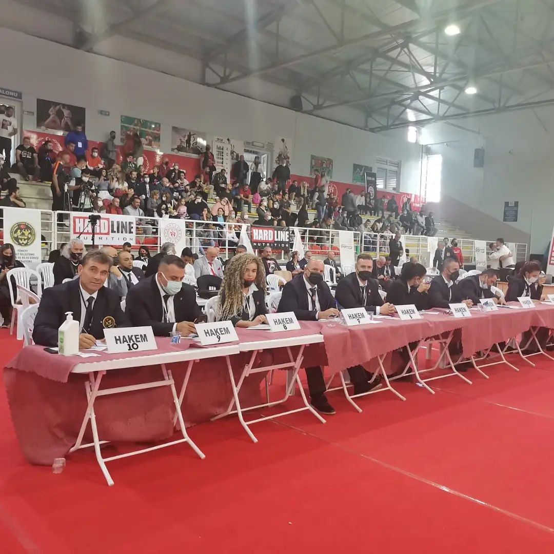 AFYONLU  TÜRKİYE  ŞAMPİYONUNDAN  AFYON  GENÇLERİNE  DEV  DESTEK
