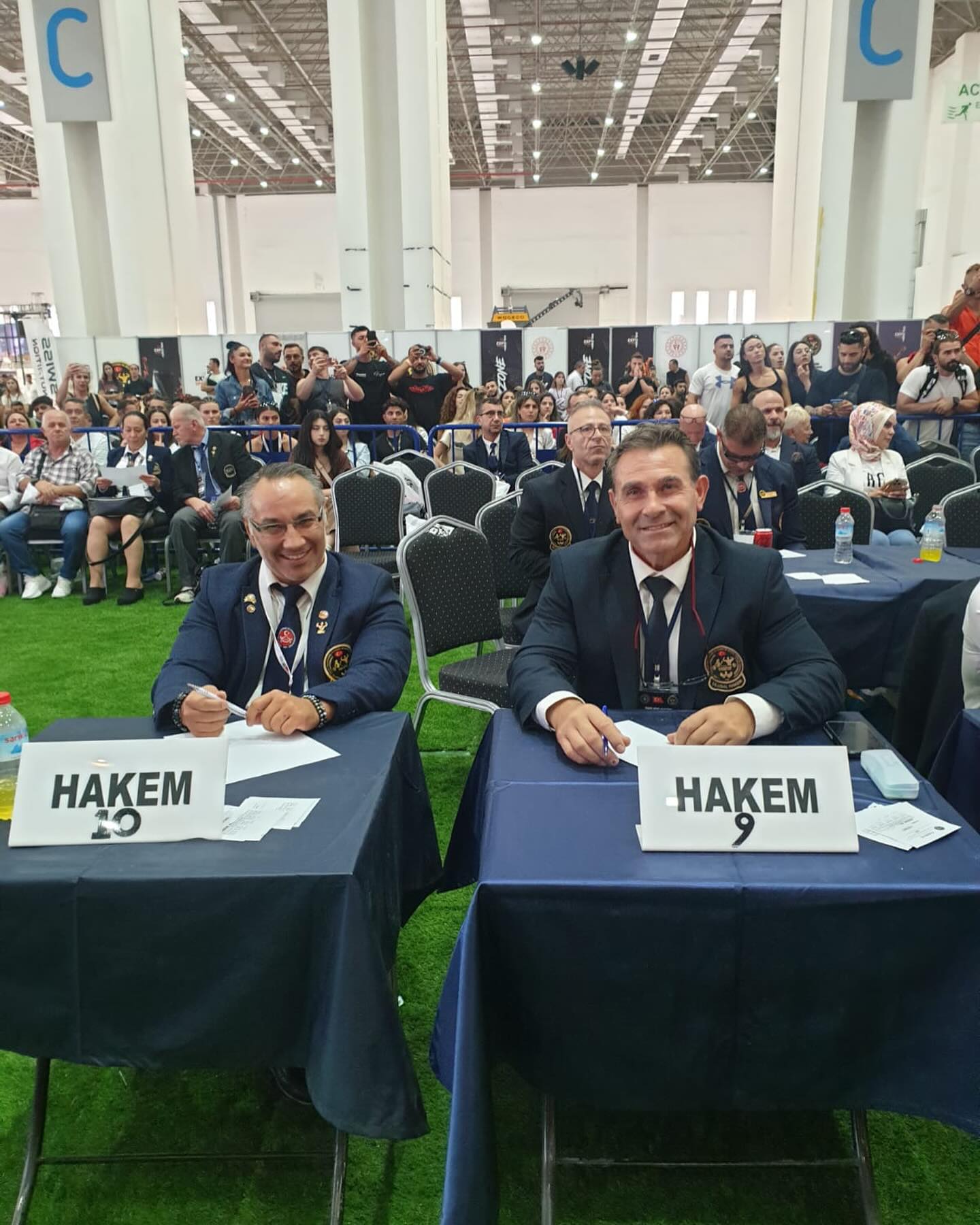 AFYONLU  TÜRKİYE  ŞAMPİYONUNDAN  AFYON  GENÇLERİNE  DEV  DESTEK