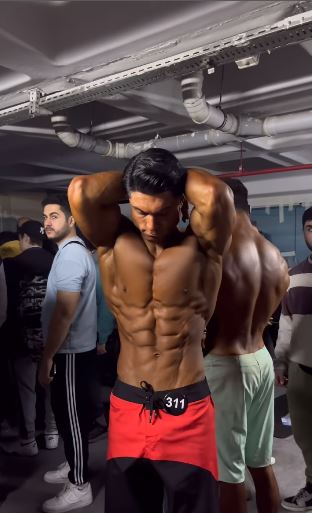 AFYONLU  TÜRKİYE  ŞAMPİYONUNDAN  AFYON  GENÇLERİNE  DEV  DESTEK