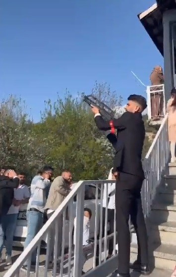 Gelin Ve Damat 'Pes Artık' Dedirtti!