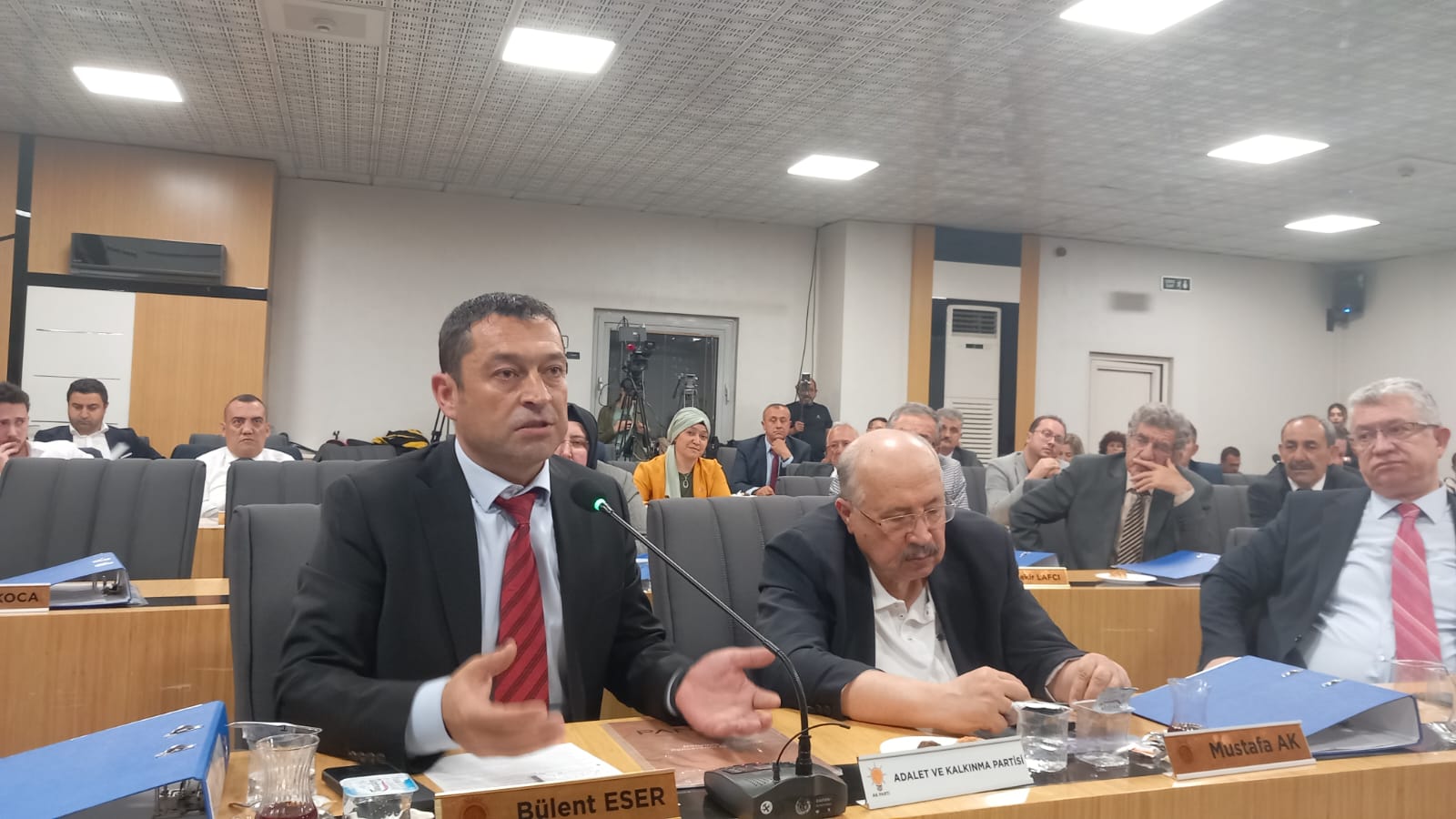 Köksal: "Geçmişine Tarihine Sahip Çıkmak Benim Görevim Yapamıyorsanız Bırakın Biz Tamamlayalım"