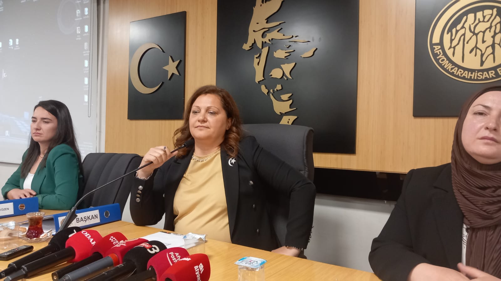 Köksal: "Geçmişine Tarihine Sahip Çıkmak Benim Görevim Yapamıyorsanız Bırakın Biz Tamamlayalım"