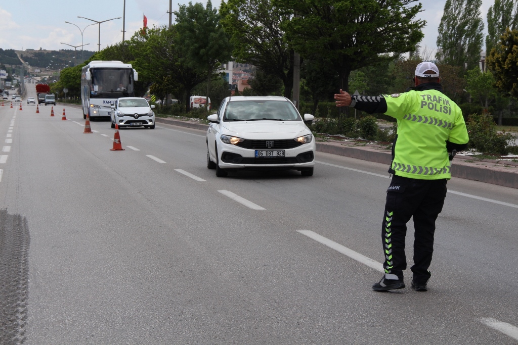 AFYONKARAHİSAR'DA GÜVENLİK TEDBİRLERİ ARTIRILDI