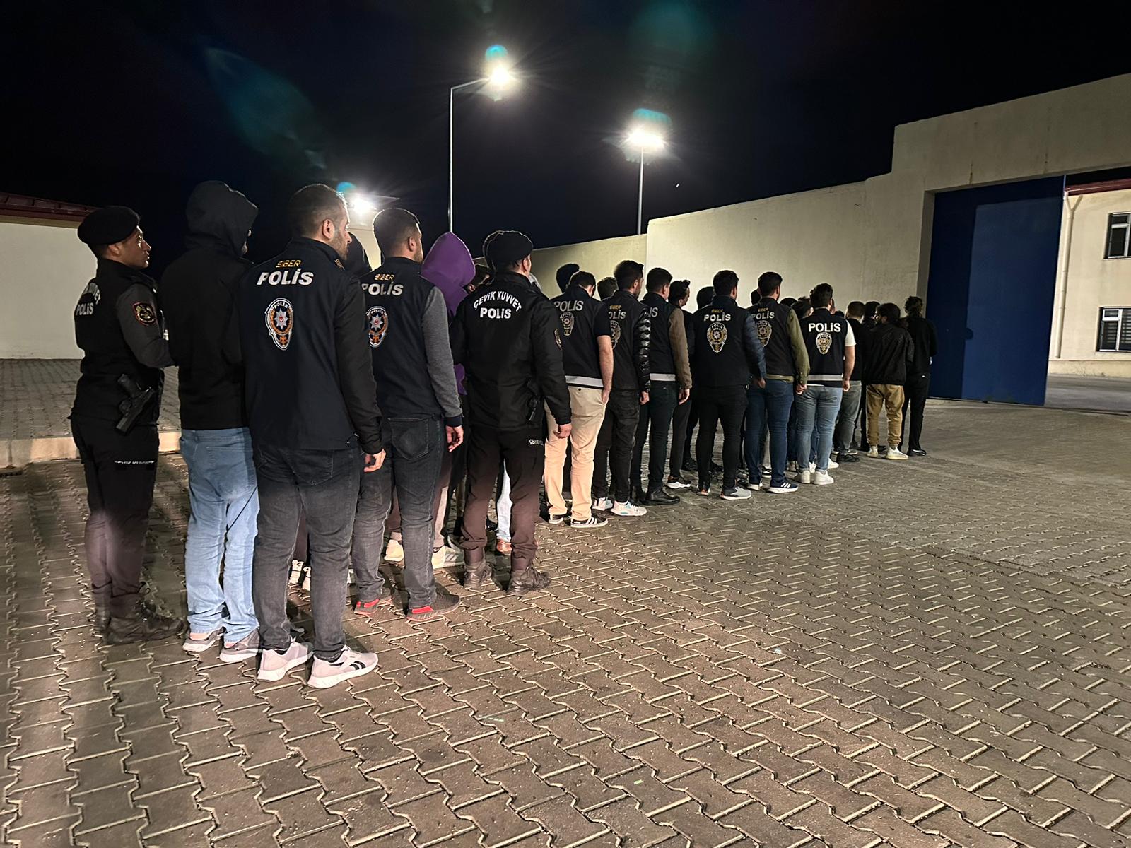 Afyonkarahisar'da 'Sibergöz-36' Operasyonu: Yakalanan 19 Zanlı Tutuklandı