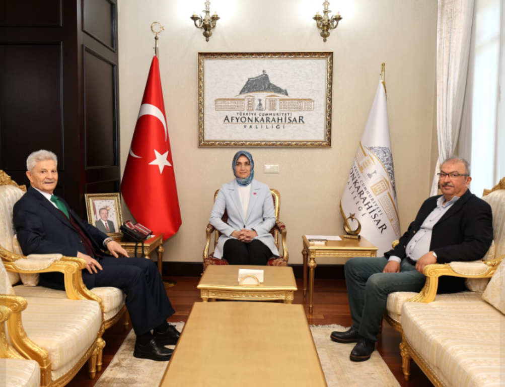 ESKİ BAKAN İSMET ATTİLA VALİ YİĞİTBAŞINI ZİYARET ETTİ