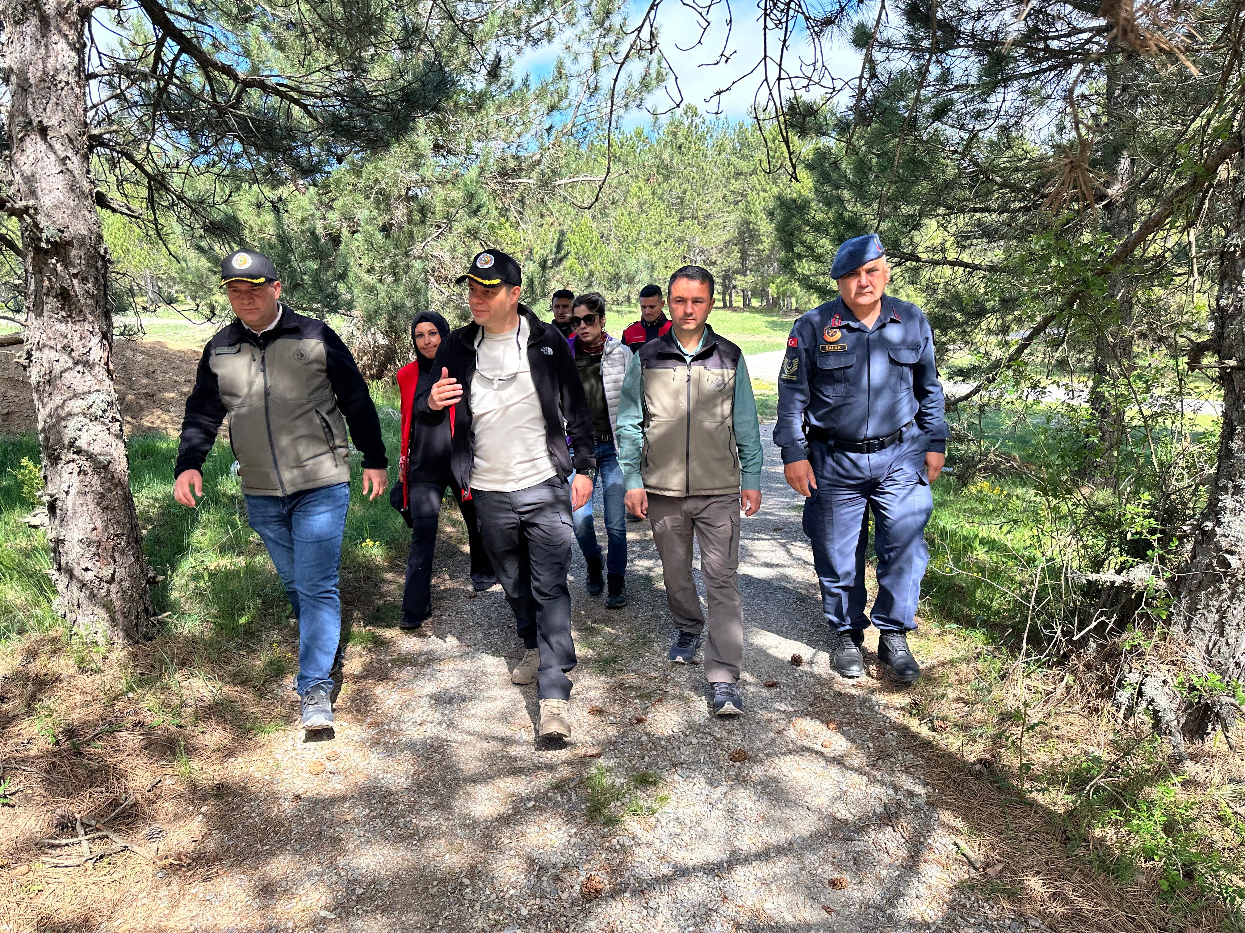 Sandıklı'daki Akdağ'da Temizlik Çalışması Yapıldı: Etkinliğe Kaymakam Çengel ve kurum amirleri de katıldı