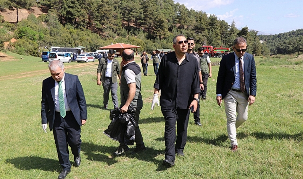 DİNAR'DA "ORMAN BENİM" ETKİNLİĞİ GERÇEKLEŞTİ