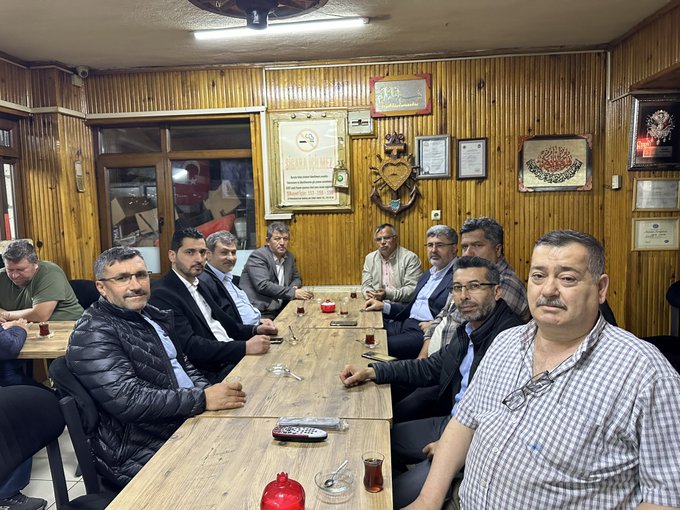 ÖZKAYA  VATANDAŞLARLA  ÇAY SOHBETİNDE BULUŞTU