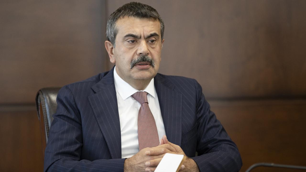 BAKAN TEKİN AÇIKLADI BAKIN  KAÇ YABANCI ÖĞRENCİ VAR?