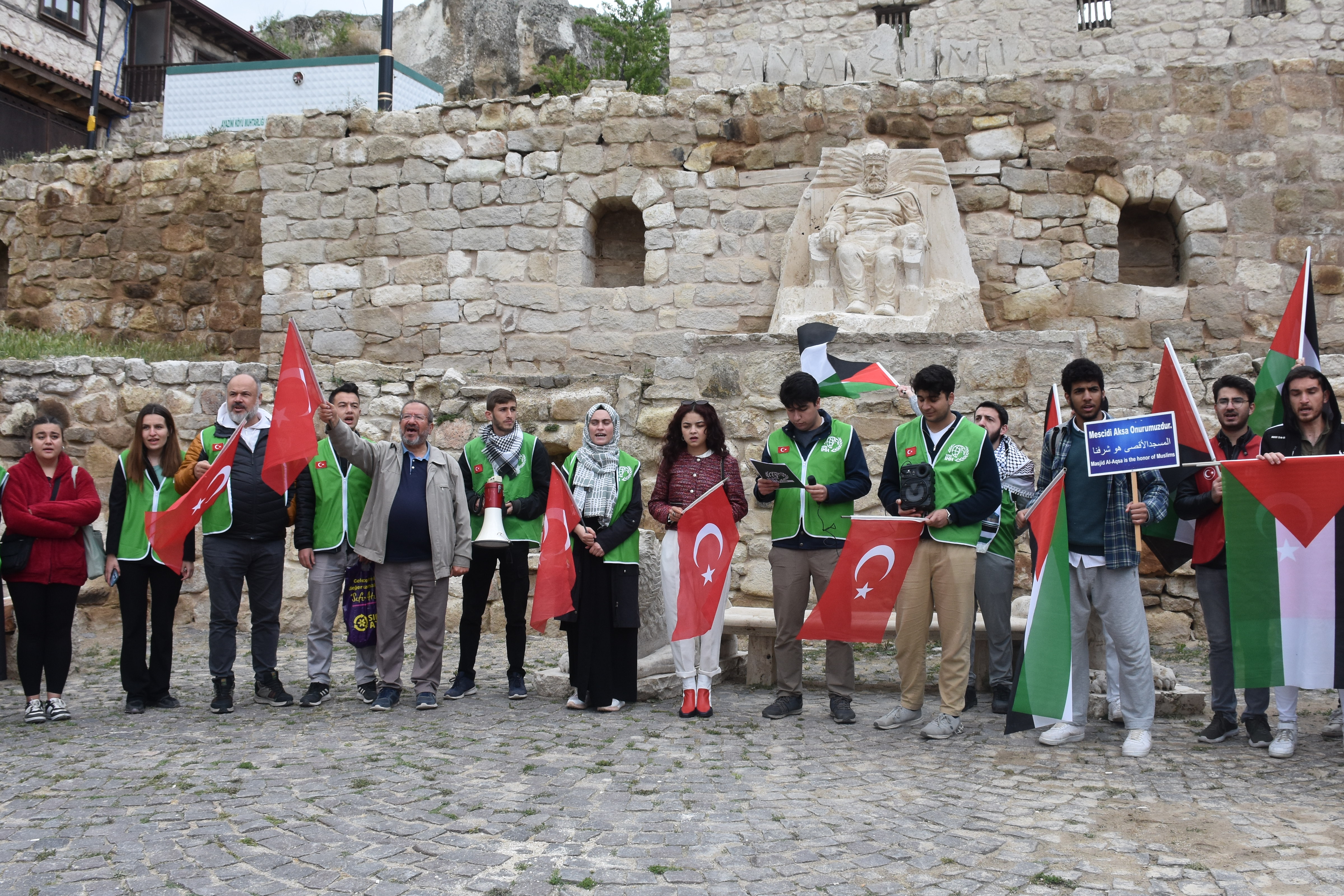 Afyonkarahisar'da Üniversite Öğrencilerinden Filistin'e Destek Yürüyüşü