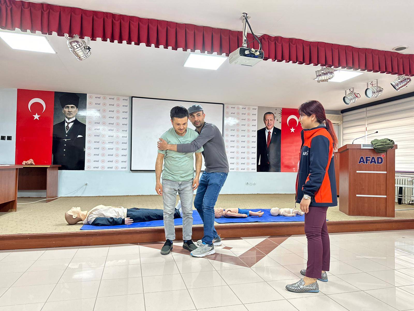 AFAD Ekipleri Eğitimlerini Sürdürüyor Gönüllüler Ekiplerden Tam Not Aldı
