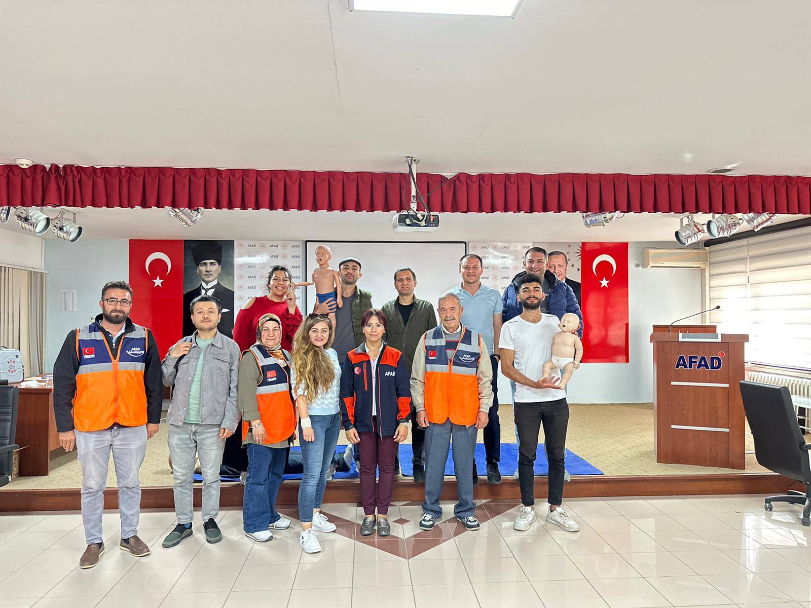 AFAD Ekipleri Eğitimlerini Sürdürüyor Gönüllüler Ekiplerden Tam Not Aldı