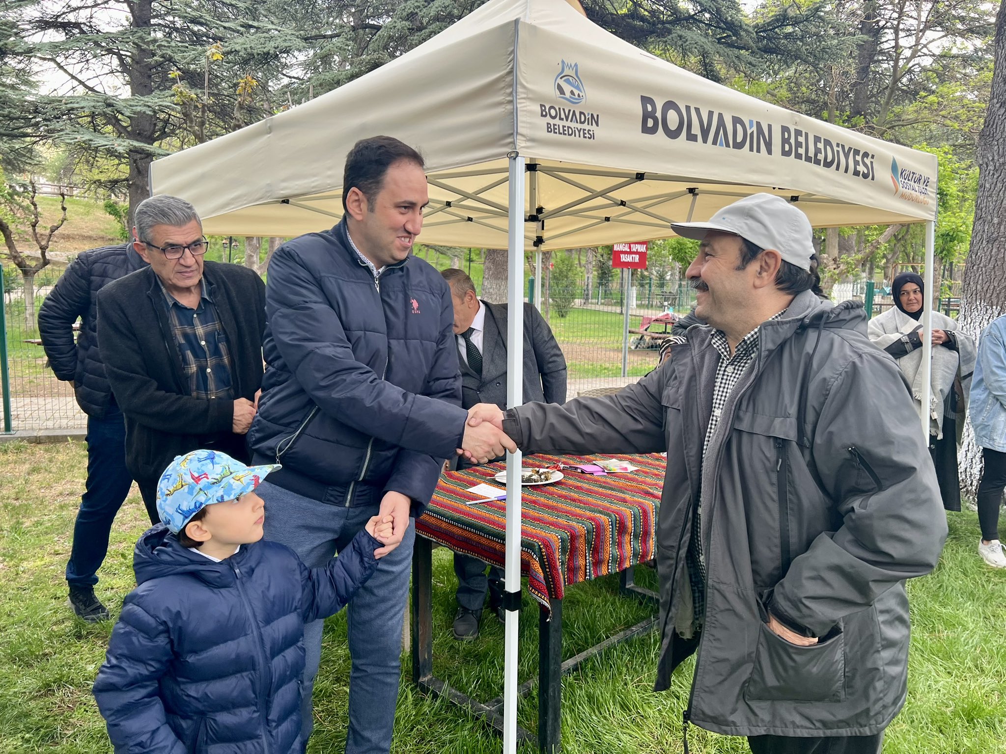 Bolvadin Kaymakamı Taner Bolat Vatandaşlarla Yakından İlgilendi