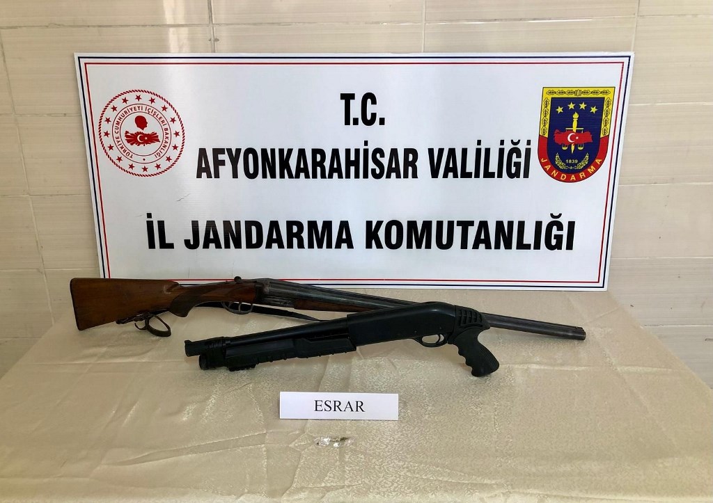 AFYON'DA RUHSATSIZ TÜFEK BULUNDURAN ŞAHSA CEZA