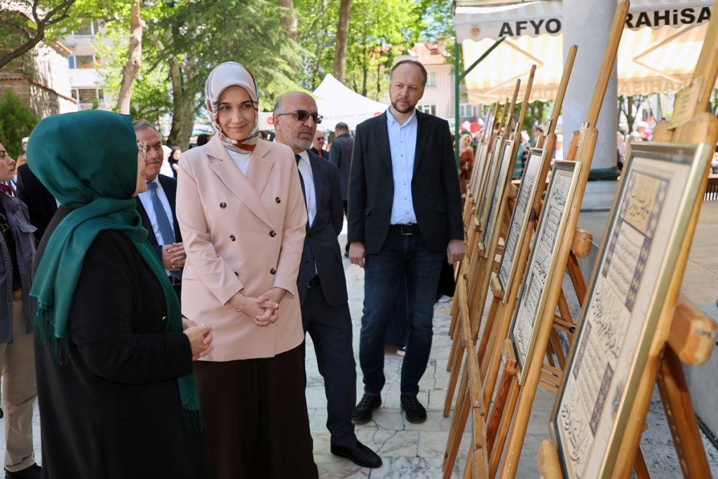 VALİ YİĞİTBAŞI, ESNAF ZİYARETİ YAPTI