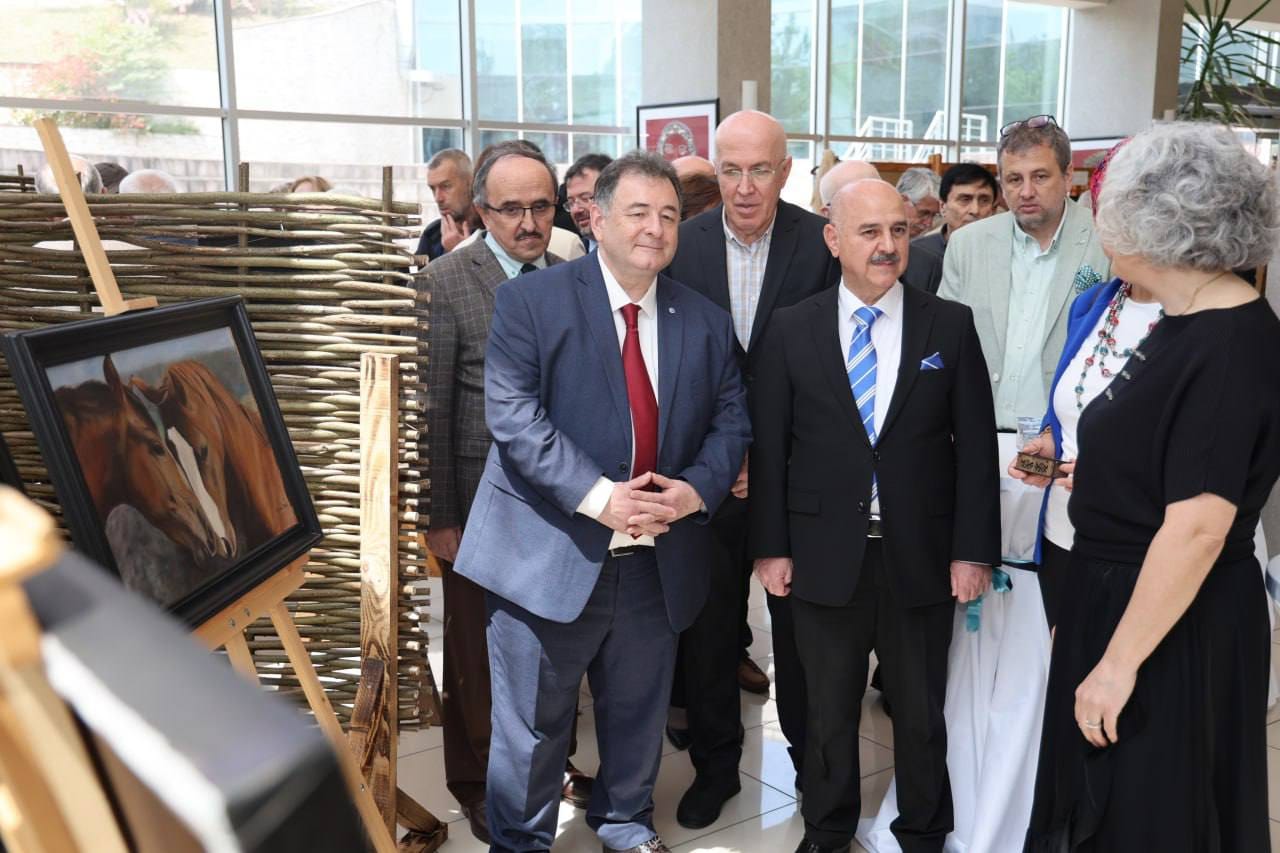 DÜZCE ÜNİVERSİTESİ ÇERKES DİLİ VE KÜLTÜRÜ BÖLÜMÜ 10. YILINI KUTLADI