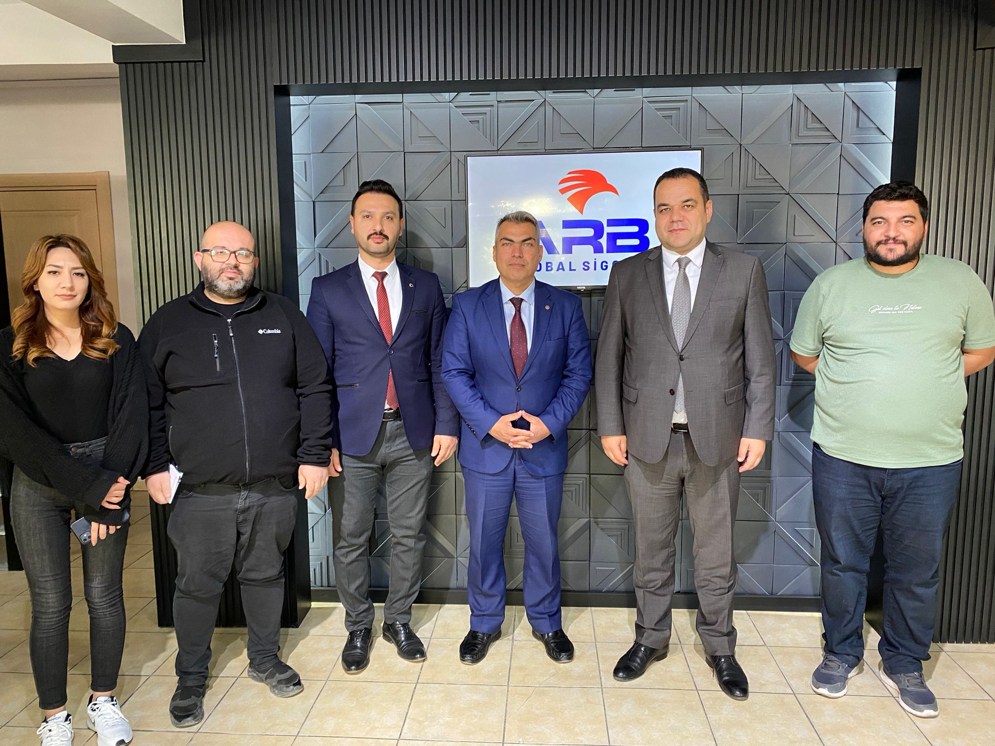 İLETİŞİM BAŞKANLIĞI BÖLGE MÜDÜRÜ ÜLGEN  GAZETECİLERE BASIN TRAFİK KARTLARINI TAKDİM ETTİ