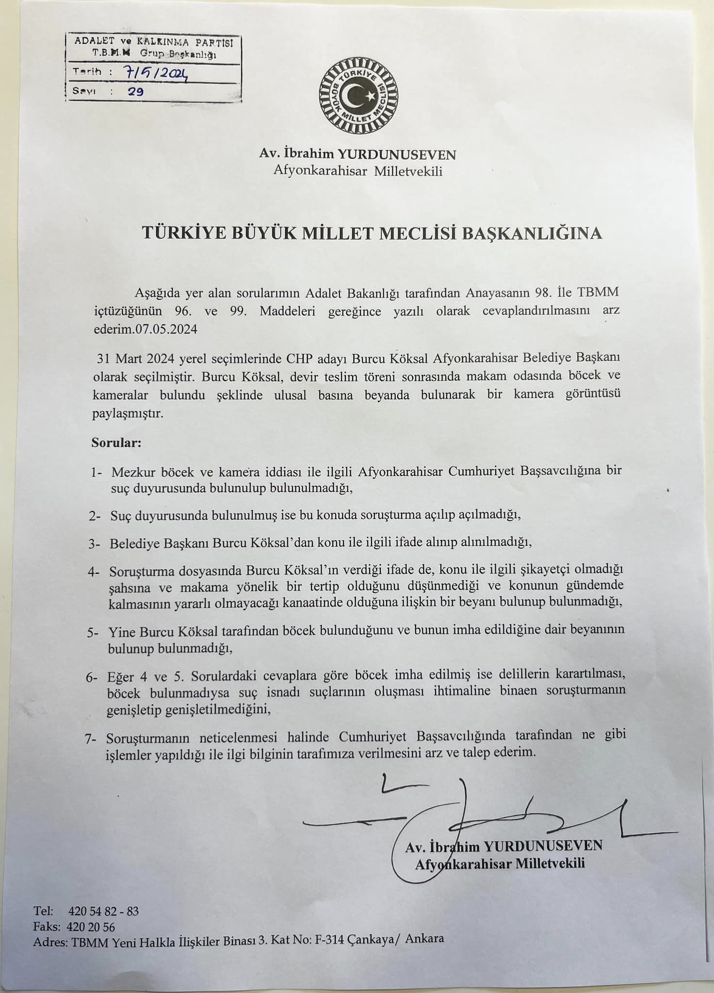 Makam Odasındaki ‘Böcek’ Olayı Büyüyor