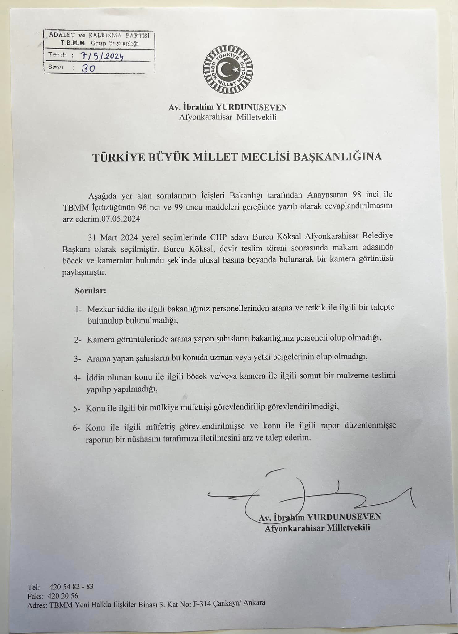 Makam Odasındaki ‘Böcek’ Olayı Büyüyor
