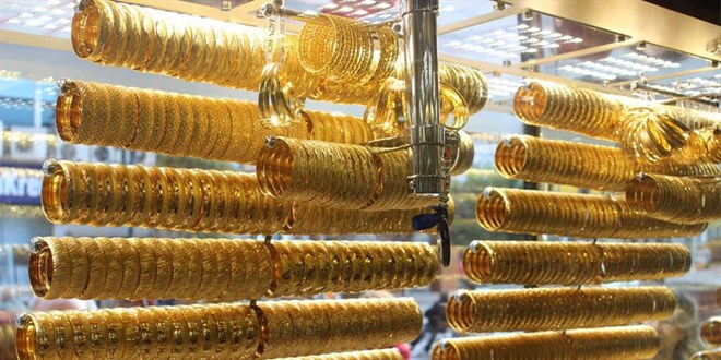 ALTININ GRAMI 2 BİN 400 LİRADAN İŞLEM GÖRÜYOR