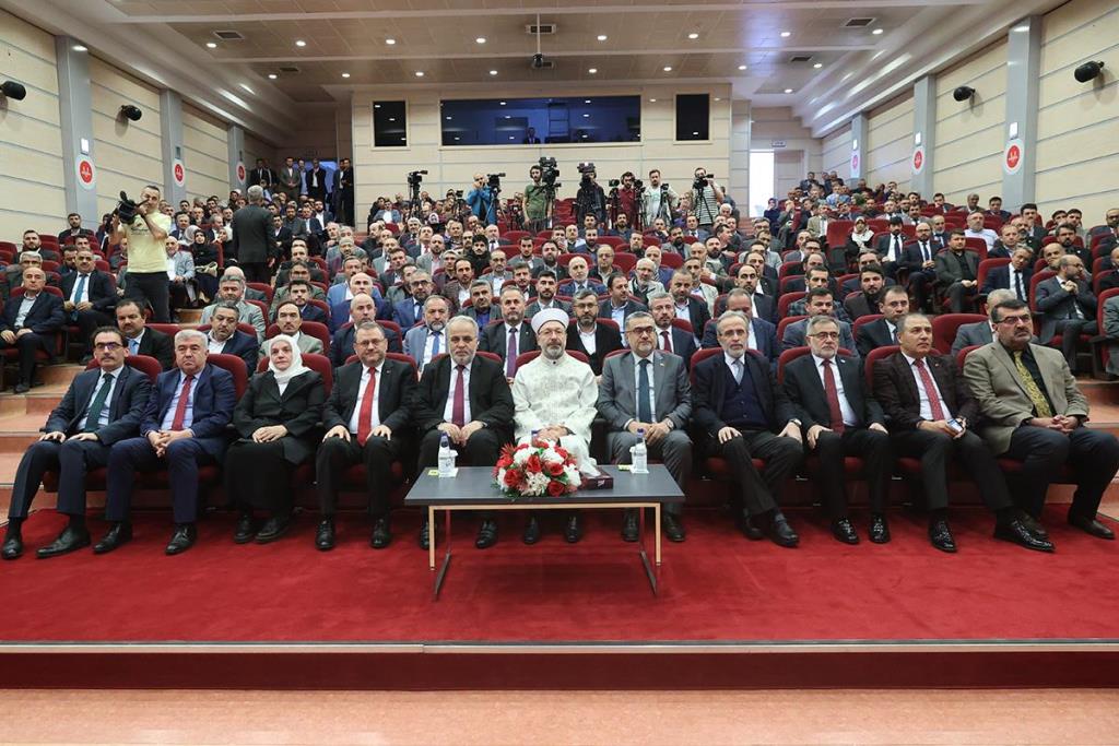 DİYANET İŞLERİ BAŞKANI ERBAŞ 2024 YILI VEKÂLET YOLUYLA KURBAN KESİM BEDELLERİNİ AÇIKLADI