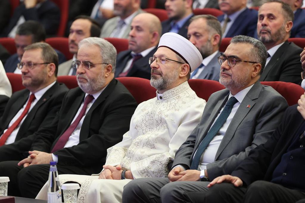 DİYANET İŞLERİ BAŞKANI ERBAŞ 2024 YILI VEKÂLET YOLUYLA KURBAN KESİM BEDELLERİNİ AÇIKLADI
