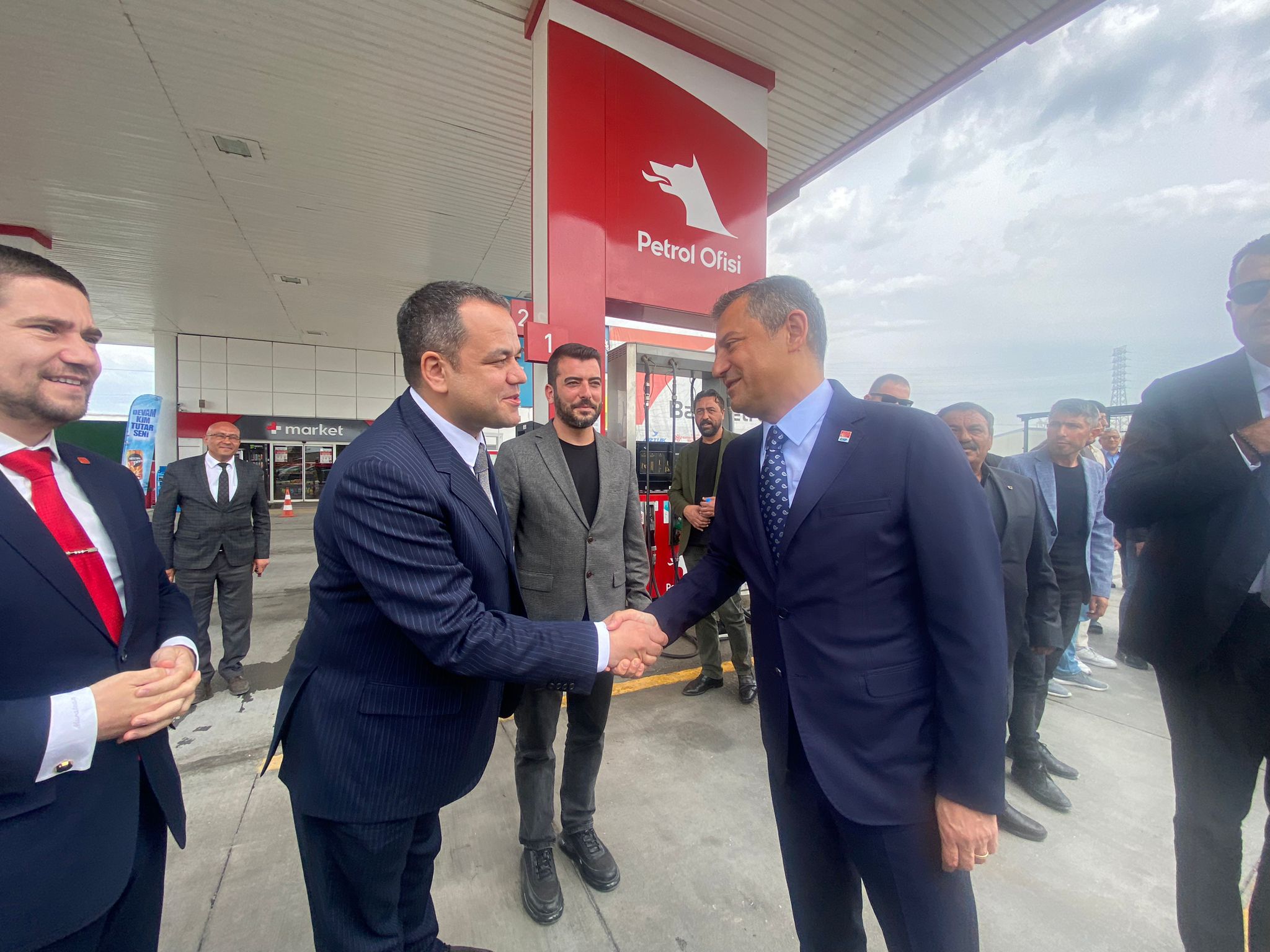 Genel Başkan Özgür Özel Afyon'da Batı Petrol'de Karşılandı