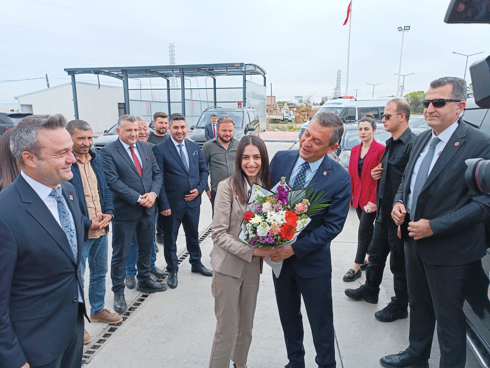 Genel Başkan Özgür Özel Afyon'da Batı Petrol'de Karşılandı
