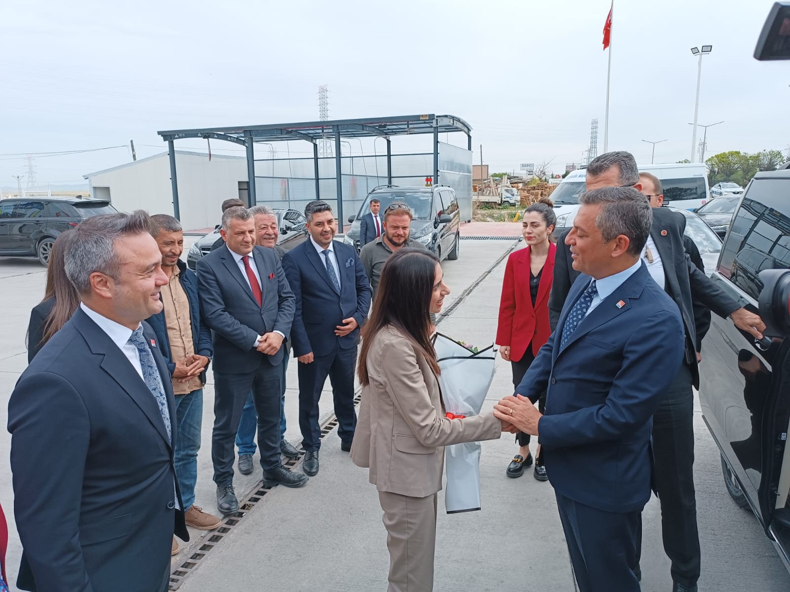Genel Başkan Özgür Özel Afyon'da Batı Petrol'de Karşılandı