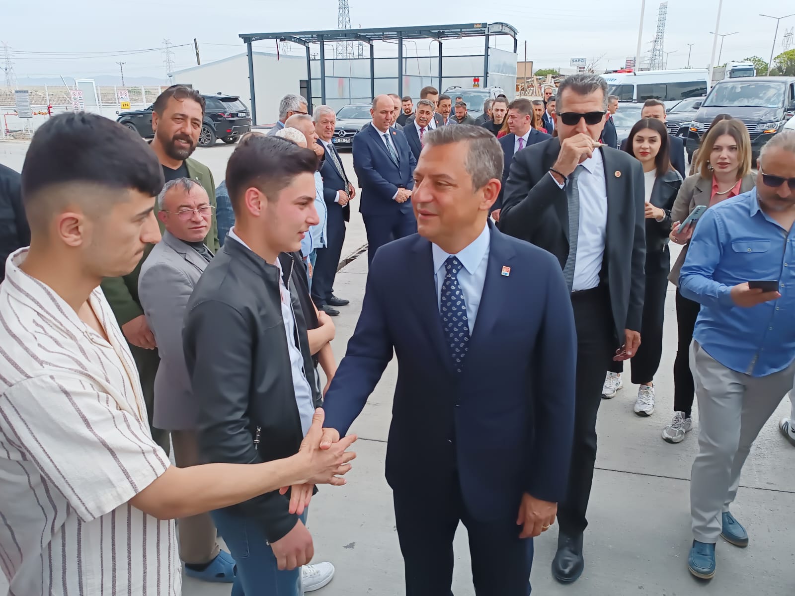 Genel Başkan Özgür Özel Afyon'da Batı Petrol'de Karşılandı