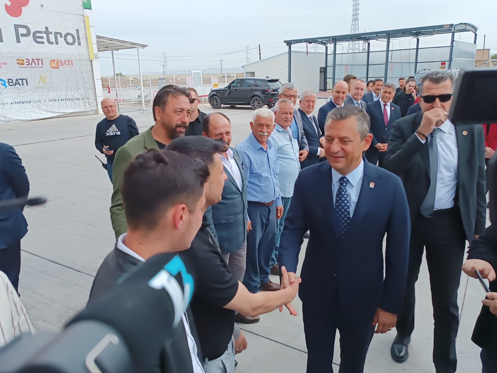 Genel Başkan Özgür Özel Afyon'da Batı Petrol'de Karşılandı