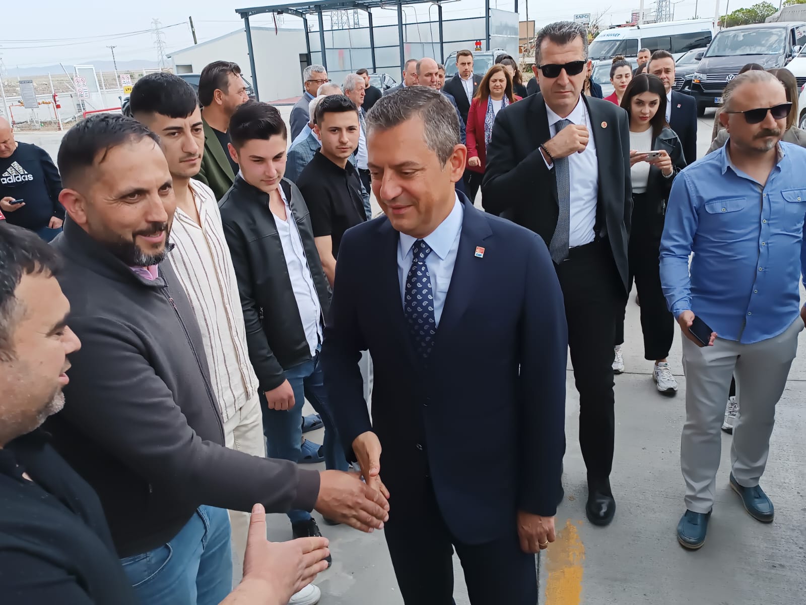 Genel Başkan Özgür Özel Afyon'da Batı Petrol'de Karşılandı
