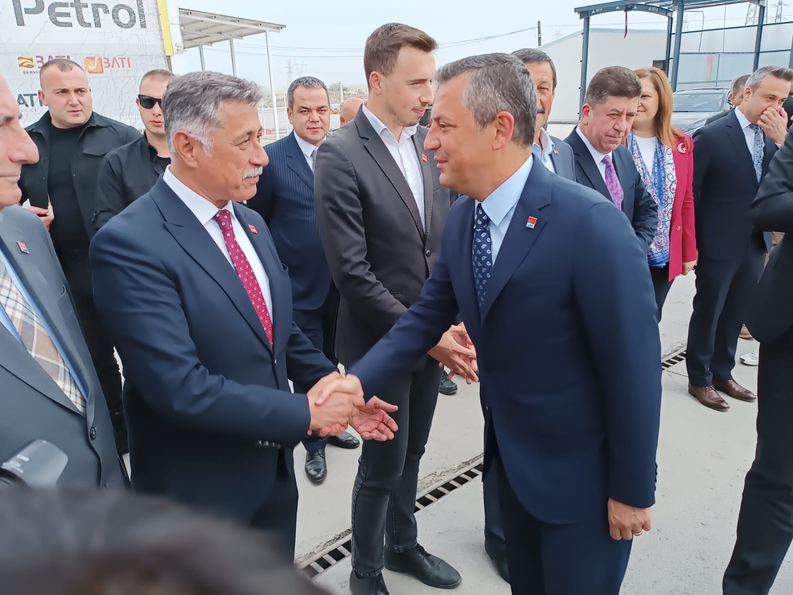 Genel Başkan Özgür Özel Afyon'da Batı Petrol'de Karşılandı