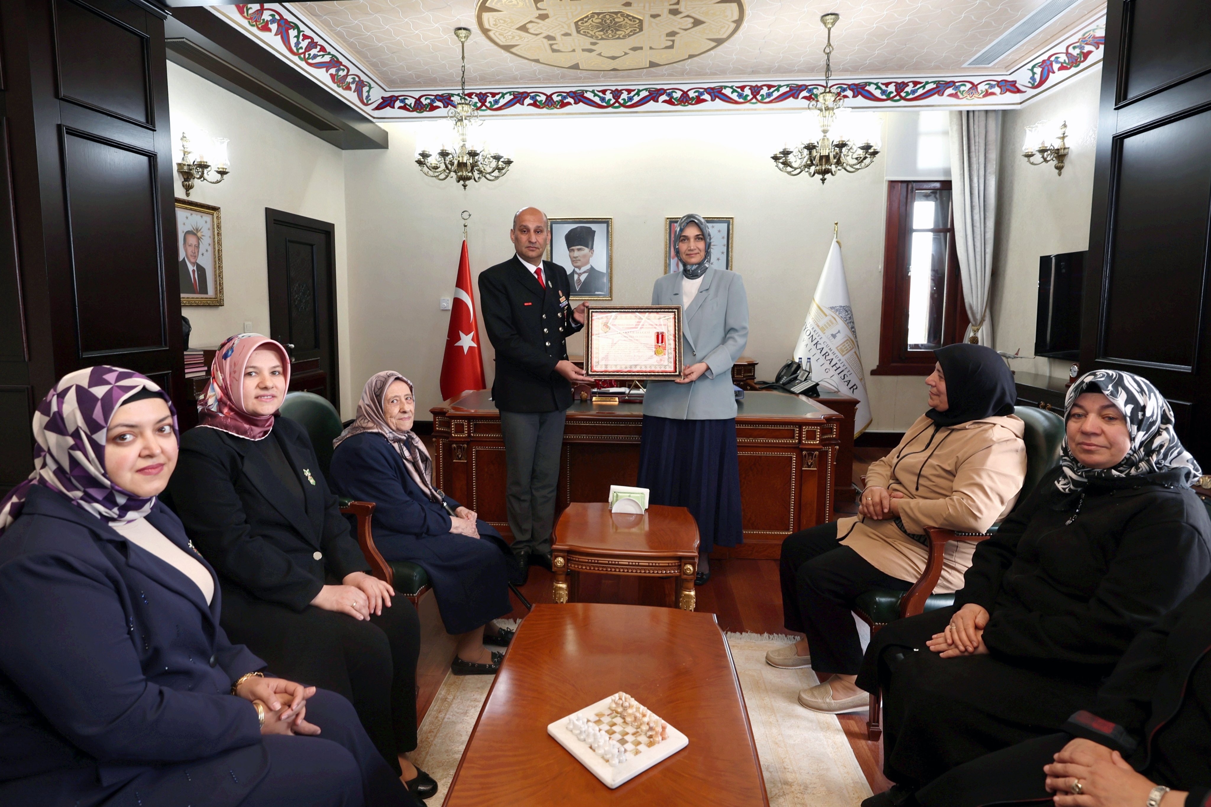 Vali Yiğitbaşı,  Şehit Ailelerini Ağırladı