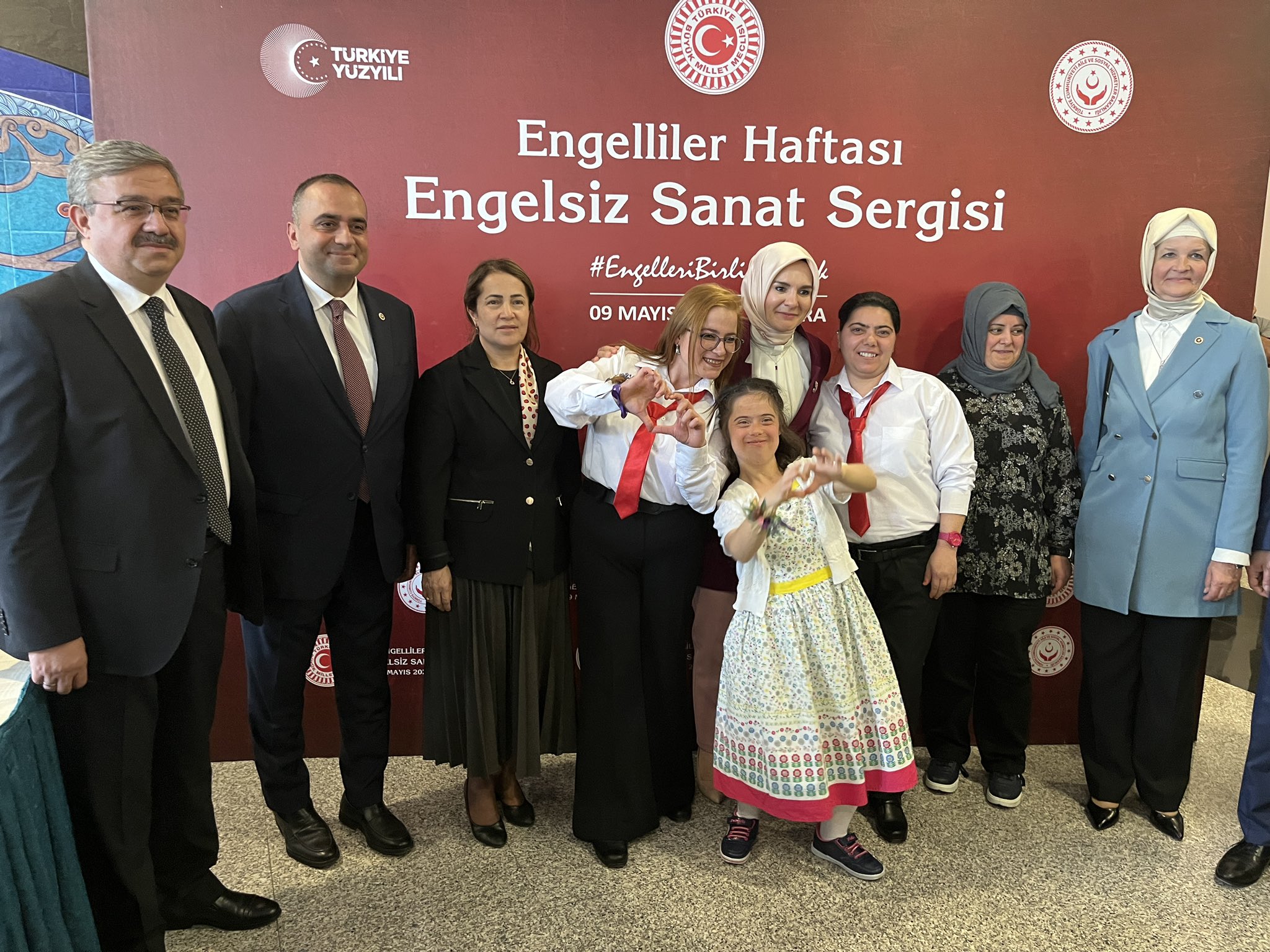 Milletvekili Yurdunuseven Engelsiz Sanat Sergisi’nin Açılışına Katıldı