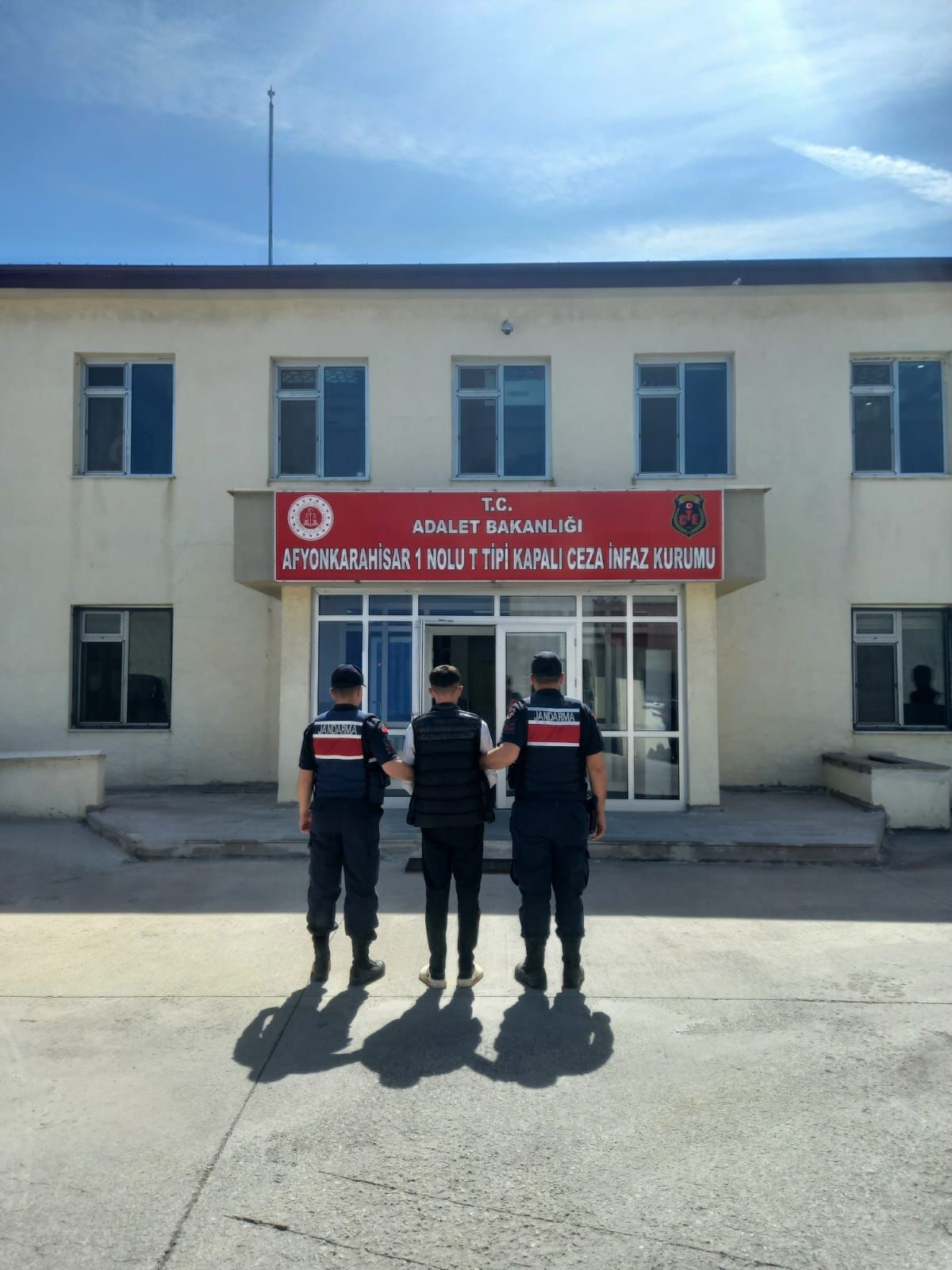 Afyonkarahisar’da Aranan 2 Şahıs Yakalandı!