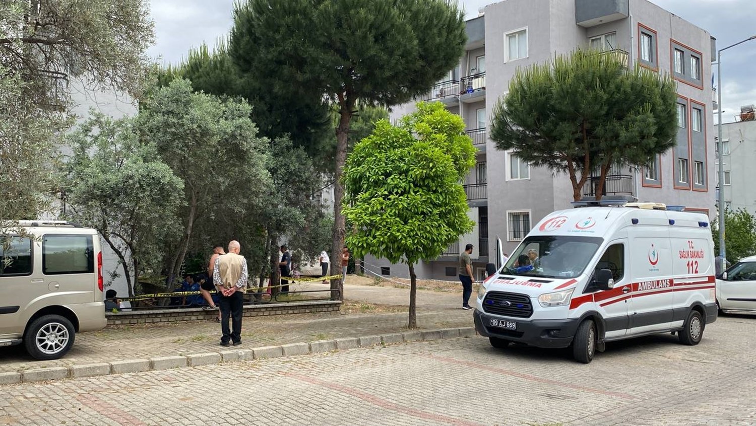 Pencereden Düşen Yaşlı Kadın Hayatını Kaybetti