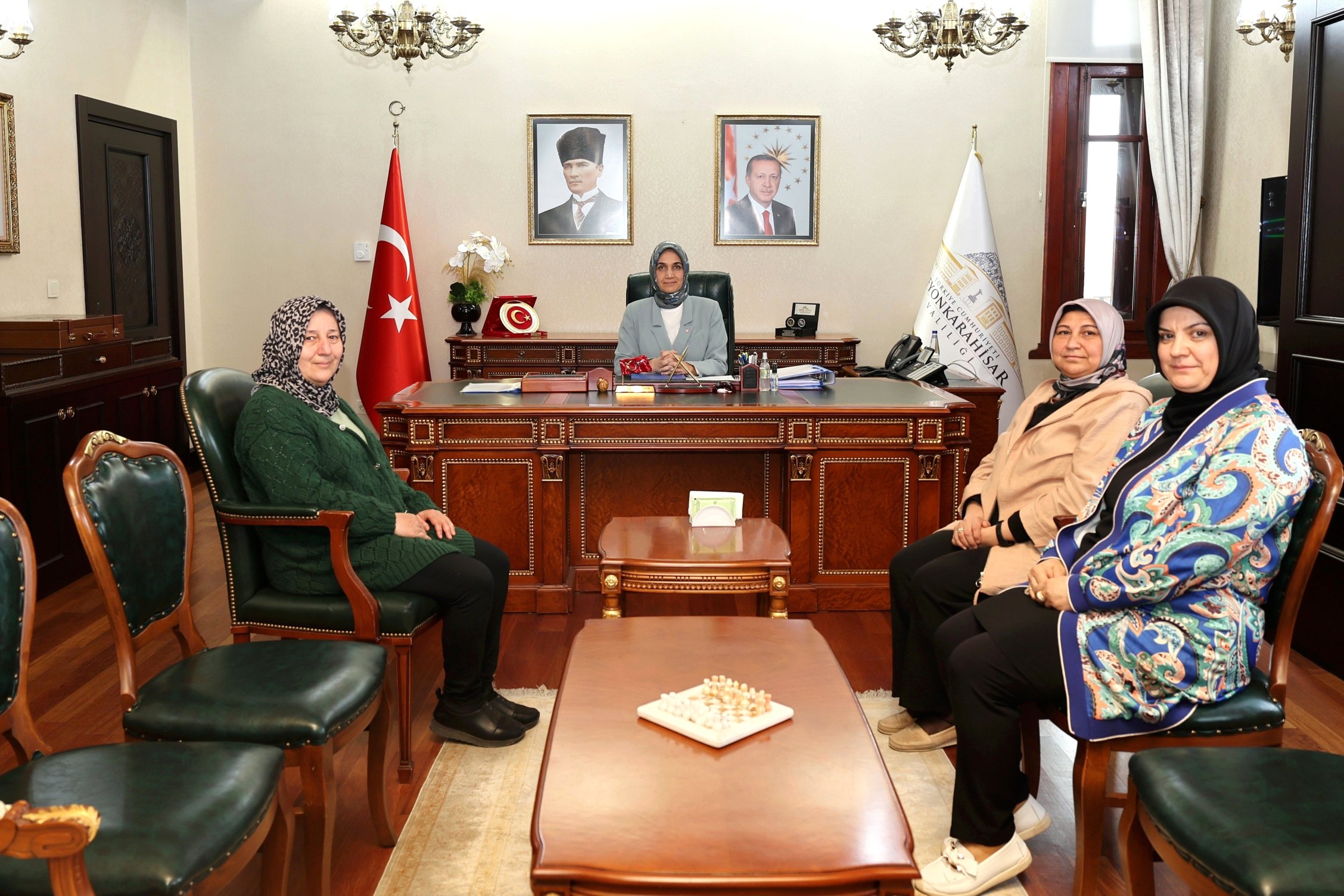 Vali Yiğitbaşı, Mahalle Muhtarlarını Makamında Kabul Etti