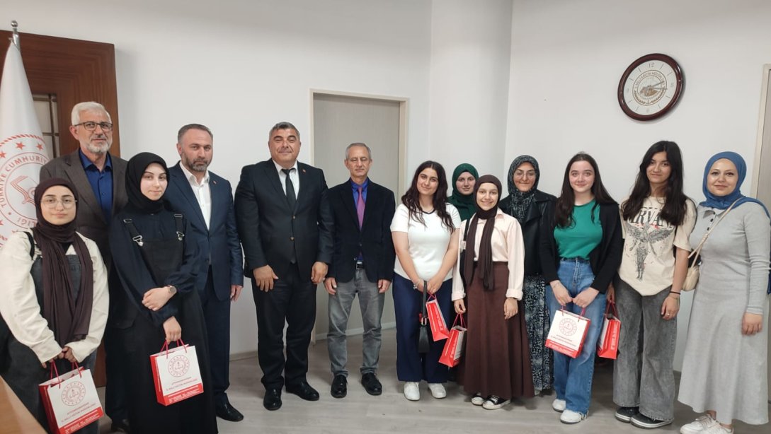 Müdür Sünnetci Ve Öğrenciler Arasında Kültürel Etkileşim