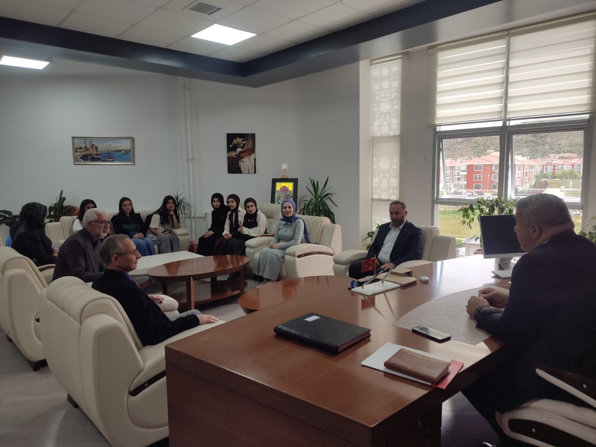Müdür Sünnetci Ve Öğrenciler Arasında Kültürel Etkileşim