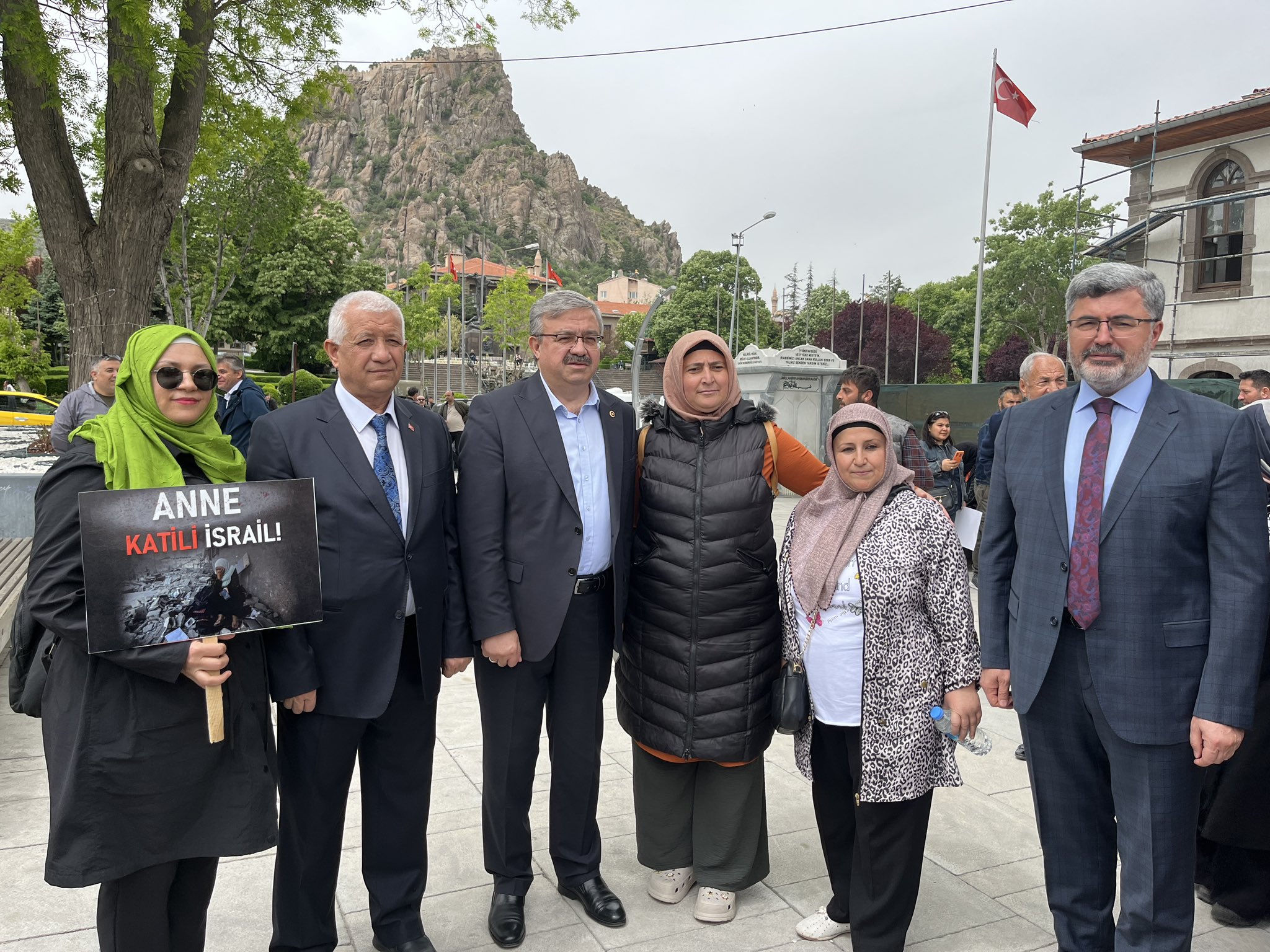 AK Parti Kadın Kolları Başkanlığı, Gazze'deki Kadınların Yanında: Yürüyüşe Milletvekili İbrahim Yurdunuseven de Destek Verdi